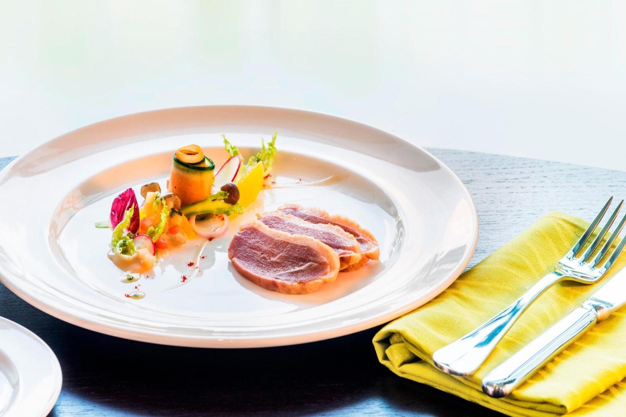 Le Meridien Putrajaya Eksteriør bilde A plate of duck confit