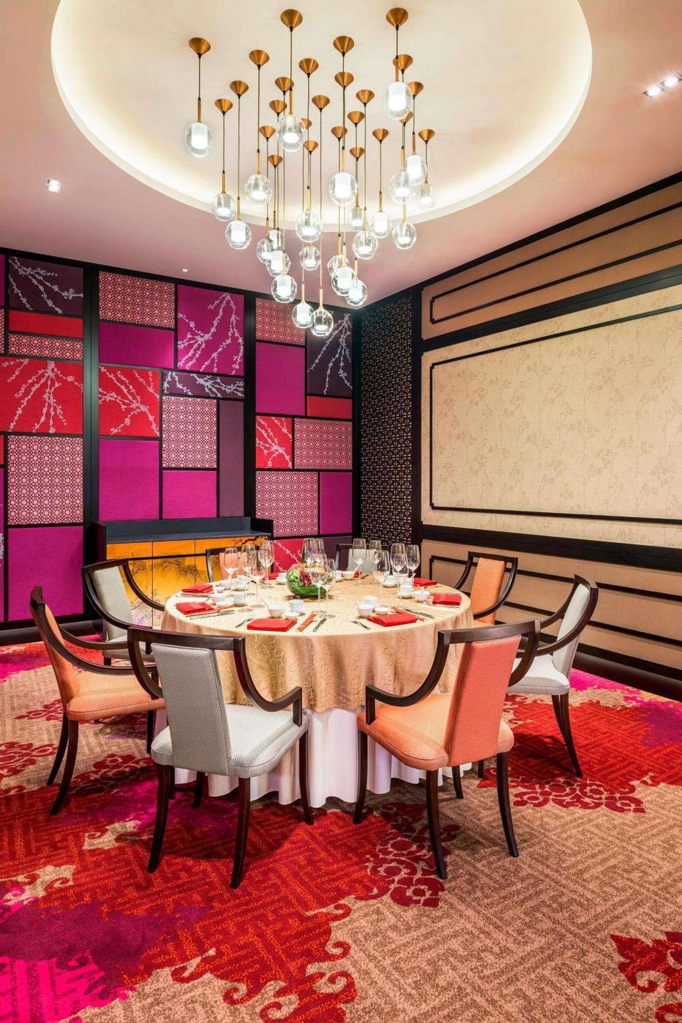 Le Meridien Putrajaya Eksteriør bilde A private dining room at the restaurant