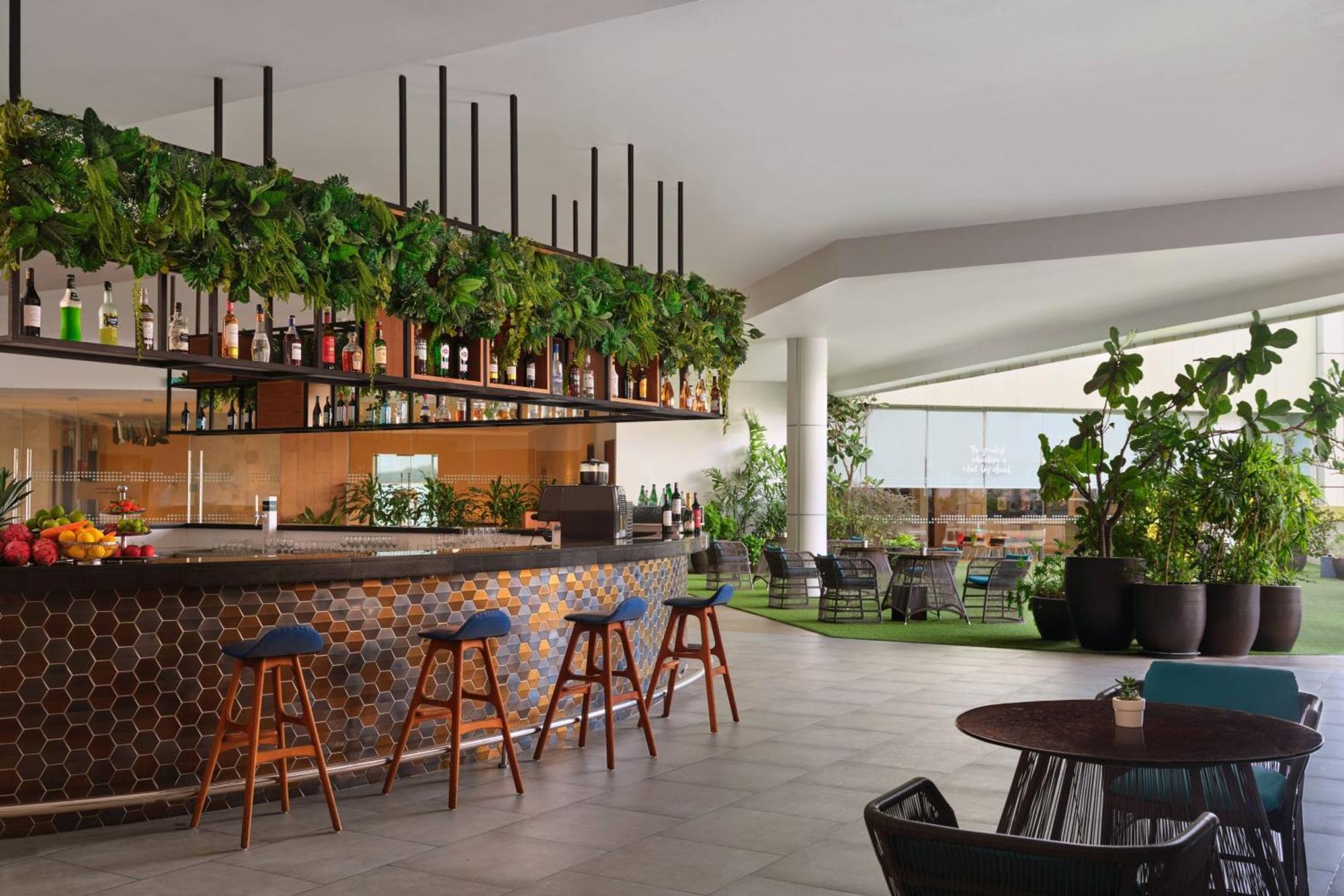 Le Meridien Putrajaya Eksteriør bilde The rooftop bar at the hotel