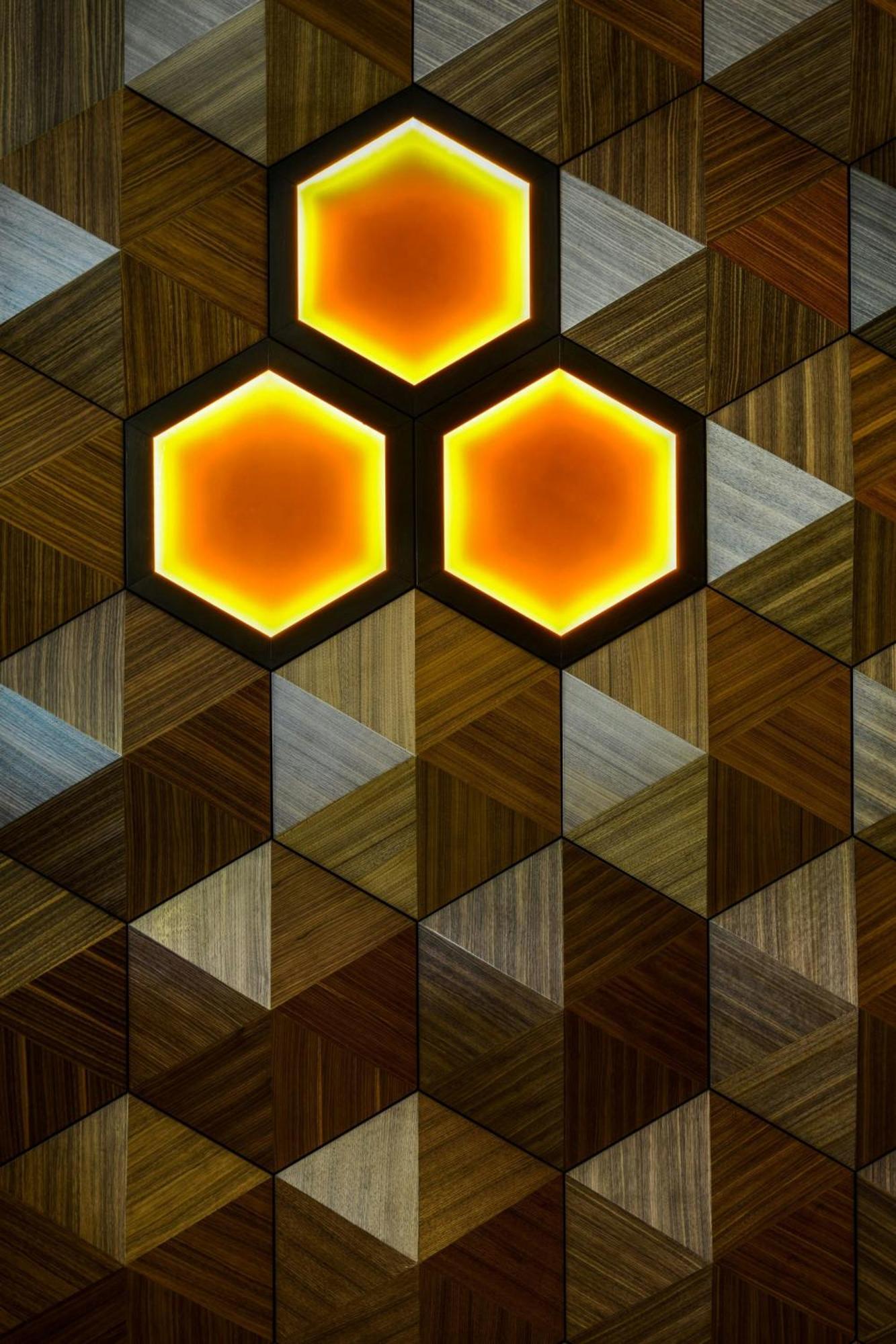 Le Meridien Putrajaya Eksteriør bilde A 3D tessellation of the hexagonal grid.