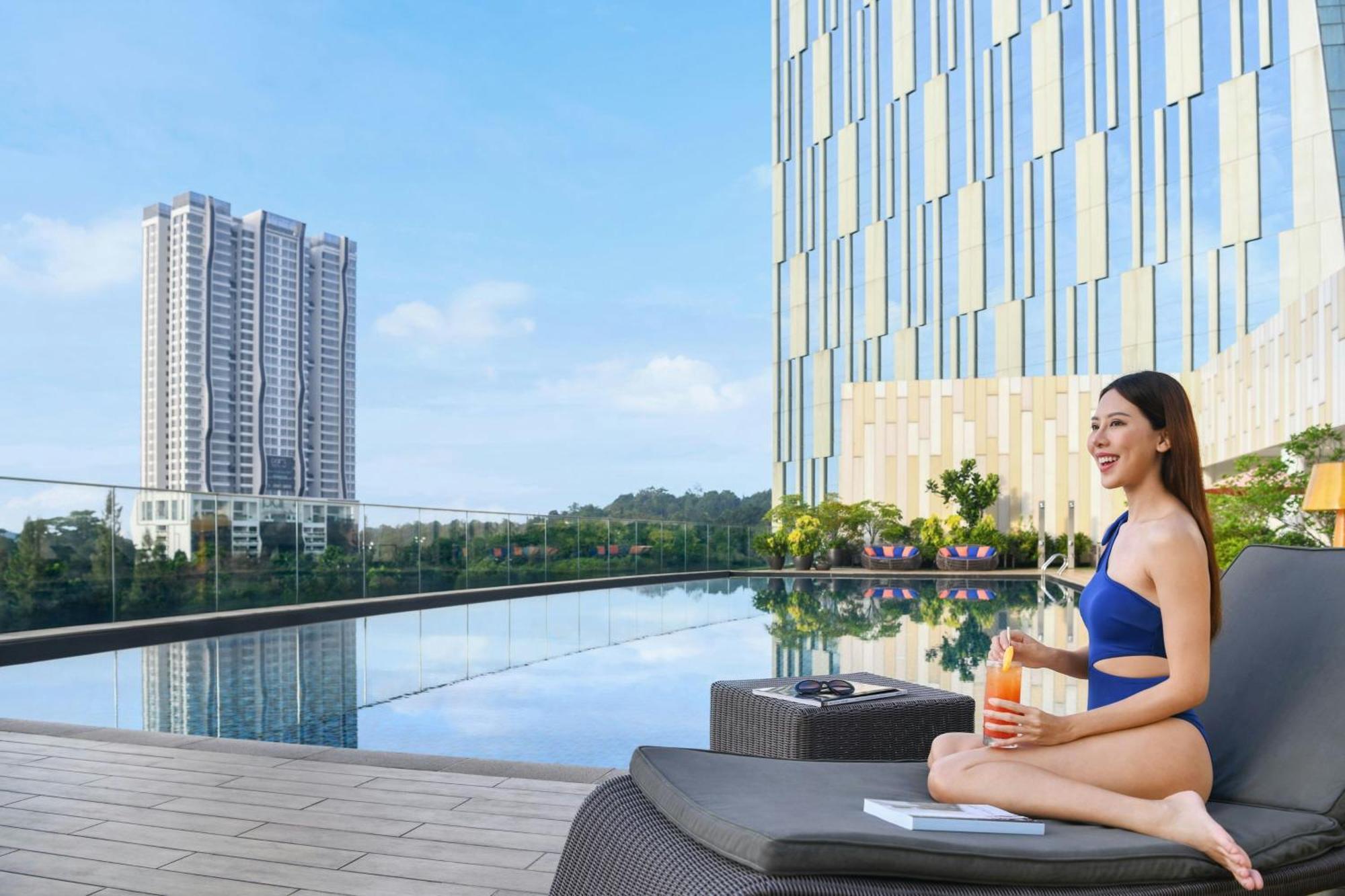 Le Meridien Putrajaya Eksteriør bilde The Panorama Pool